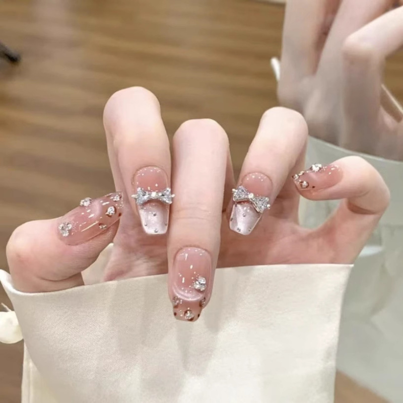 [ミスヒョウ] ハンドメイドウェアラブルネイル、光療法ネイルアートステッカー、高級美白ネイル、取り外し可能 10枚|undefined