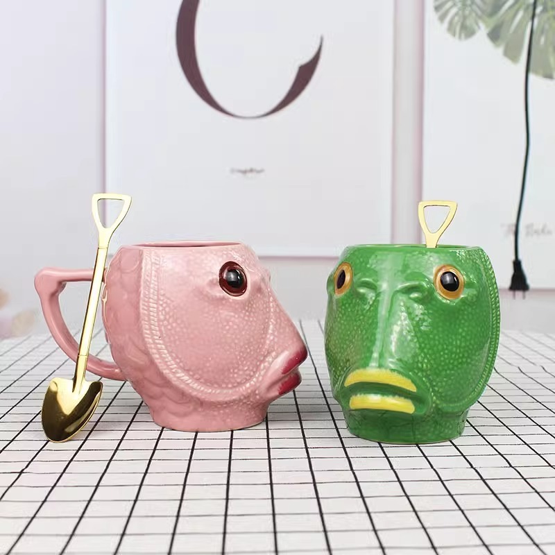 アイデアプレゼントの緑の頭の魚が親友の陶磁器のマグカップの大容量の粉の魚を送って友達を送ります。|undefined