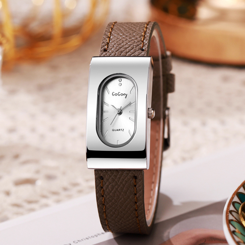 レトロな長方形の腕時計の女性の軽豪華な大衆の高級感の個性の中古風のファッションは簡単で高級な香の時計です。