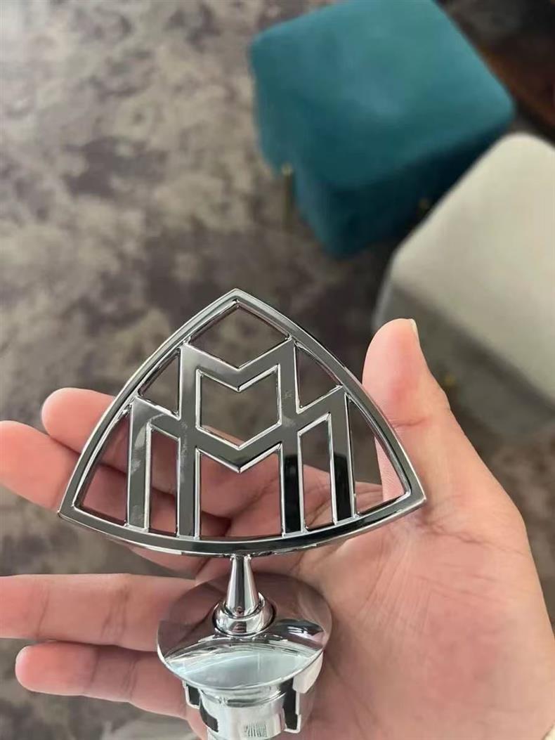 Suitable for Mercedes-Benz Maybach S-Class, used for modifying the S400 and S450 models, including side emblems, front and rear trunk emblems, and wheel hub covers
