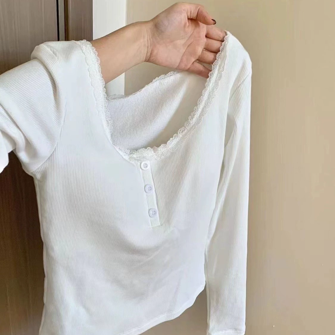 Сплошная кружевная шерстяная нижняя рубашка для женщин с теплой осенью и зимой с подушкой на груди