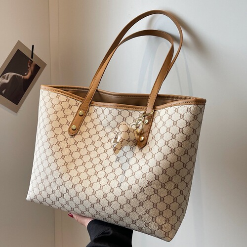 High-end, stylish, versatile handbags for women, 2024 new trendy Internet celebrity shoulder bag, large-capacity tote bag