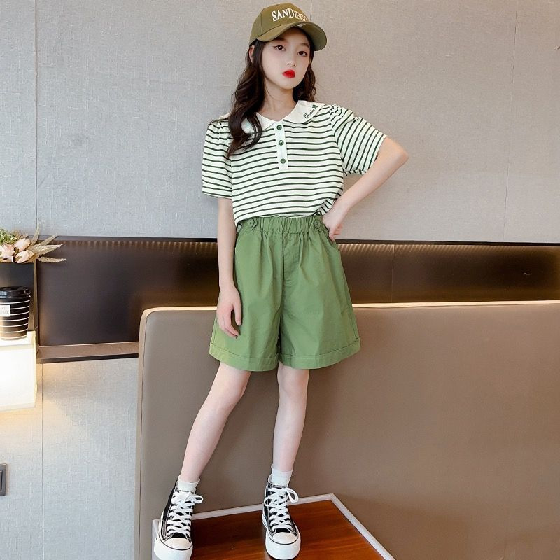 Traje de verano para niñas 2025 nuevo estilo coreano vestido de verano para niñas de estilo occidental traje casual de dos piezas de manga corta a rayas para niños grandes
