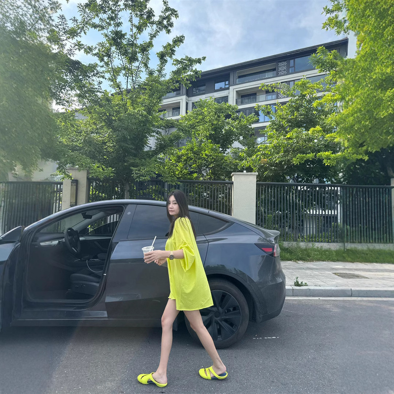 Lower Half Body Missing T-Shirt 2025 Summer New Loose Casual Butt-Covering Mid-Length Lazy Women's Short-Sleeved Top