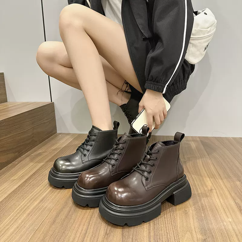 欧洲站大头马丁靴女2023秋季新款韩版真皮娃娃头复古做旧小短靴潮