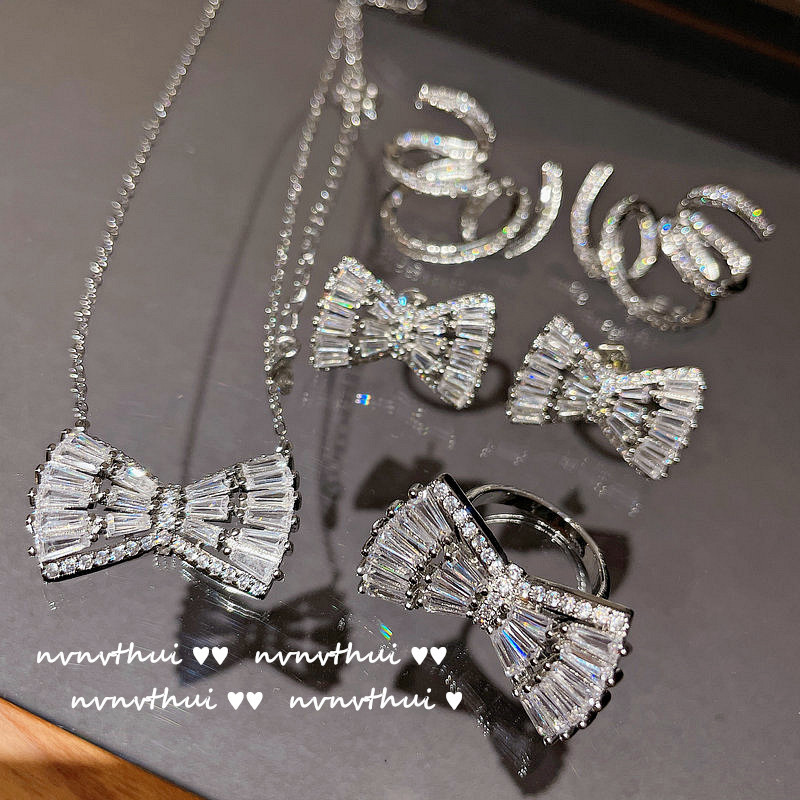 다이아몬드 활 쇄골 체인 링이있는 18K 골드 눈송이 마이크로 세트로 도금 된 밝은 발광 활 보석 목걸이