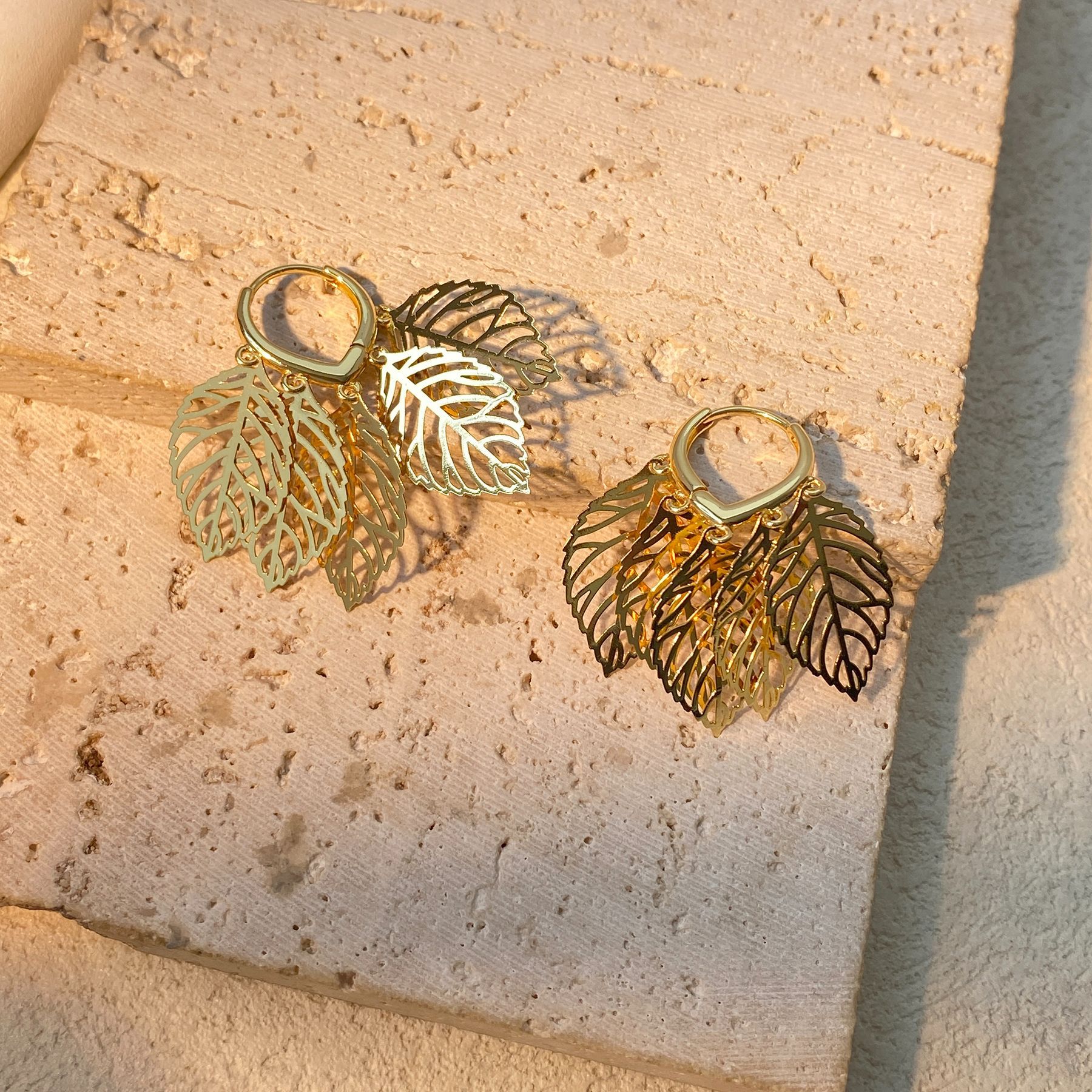 European and American Cross-Border Popular New Leaf Pendant Earrings Long Women's Fashion Elegant Retro Simple Earrings Ear Hooks