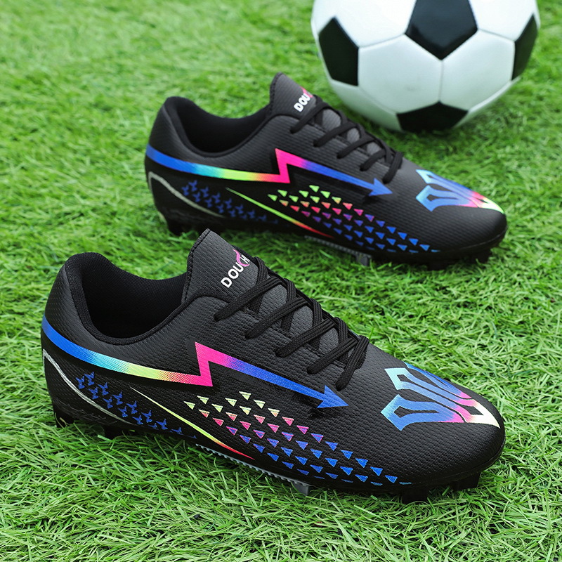 2025 nuevos zapatos de fútbol antideslizantes de clavos largos zapatos de entrenamiento deportivo para hombres y mujeres zapatos deportivos adolescentes al por mayor