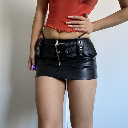  European and American fashion new low-waist belt slimming mini skirt ins style sexy hot girl skirt hip-covering skirt