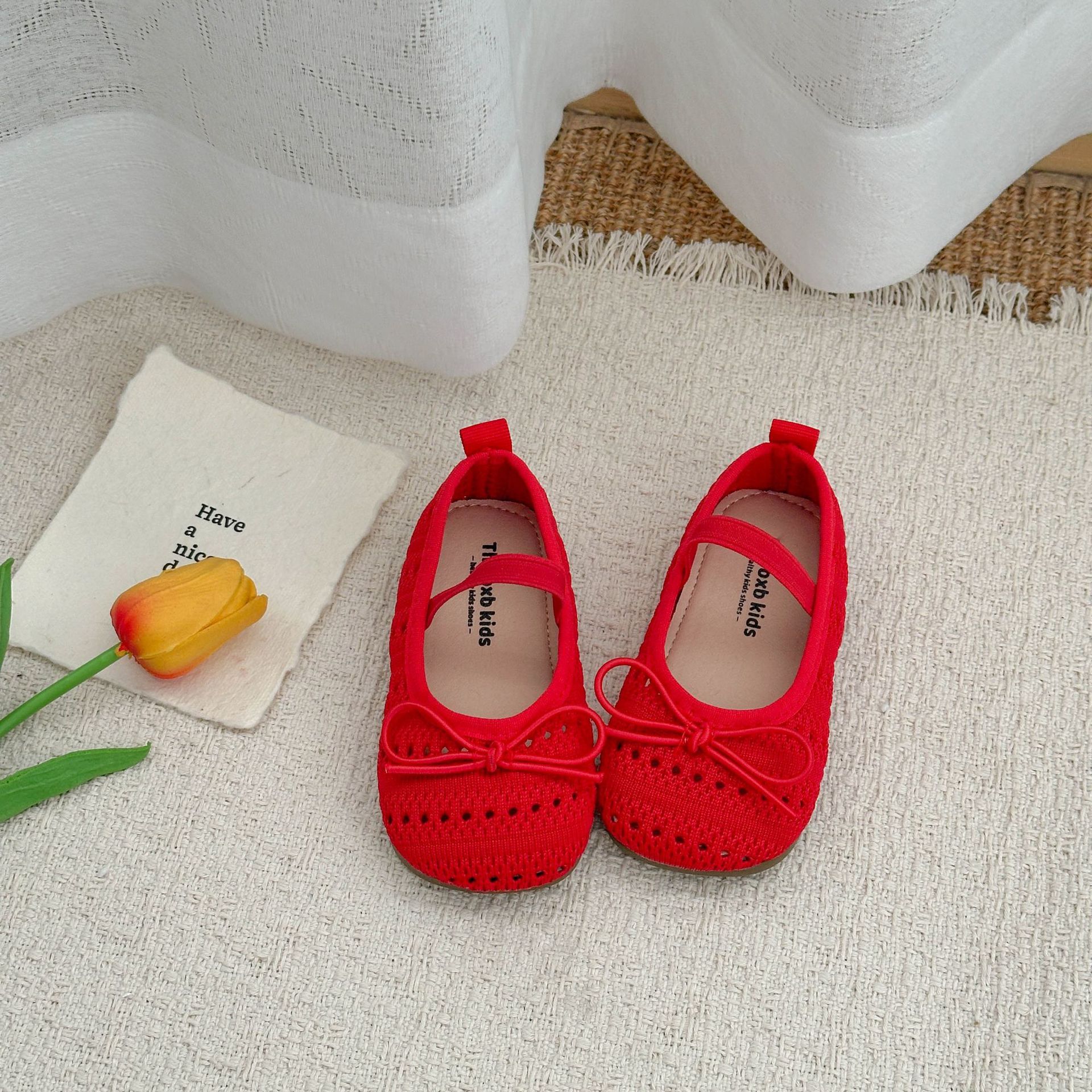 Bebé verano hueco zapatos transpirables para niños 2026 nuevo estilo de niña princesa sandálias de frijoles suaves