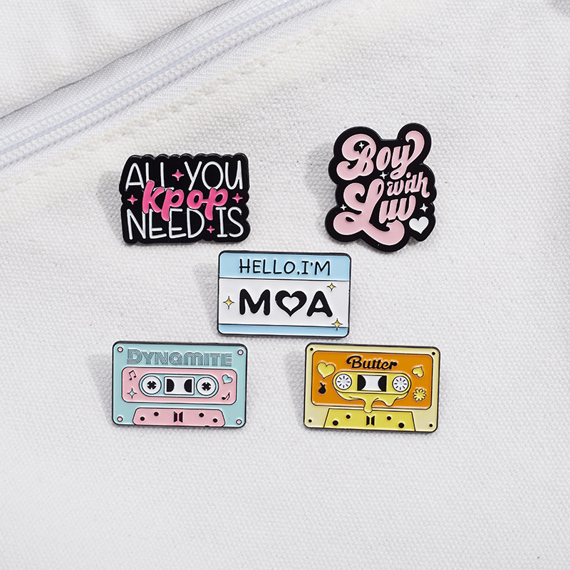 Alloy Material Retro Pin Letter Tape Alloy Stoving Varnish Unisex Brooches