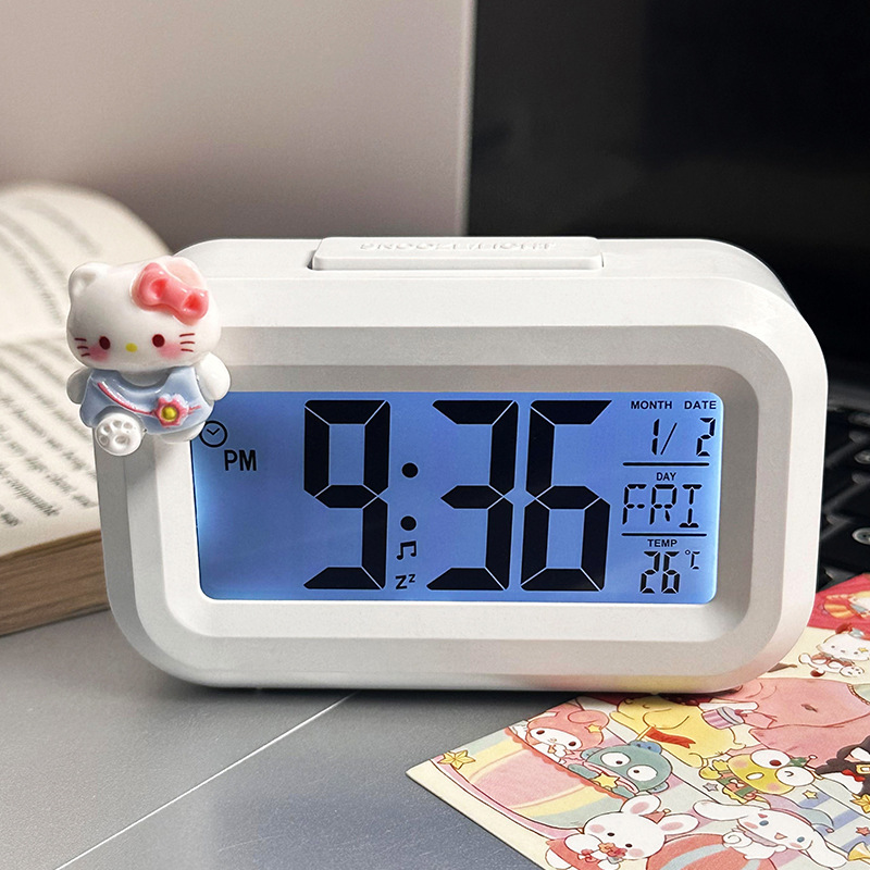 Đồng Hồ Báo Thức Trắng [Túi Hoa Mèo KT + Pin]