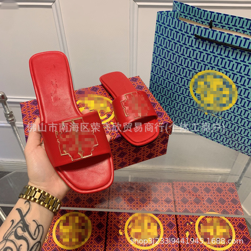 Comercio exterior TB hogar 2024 zapatillas planas huecas desgaste exterior de las mujeres Sandalias de tacón alto de moda Zapatos de una sola capa de piel de oveja alta de una línea