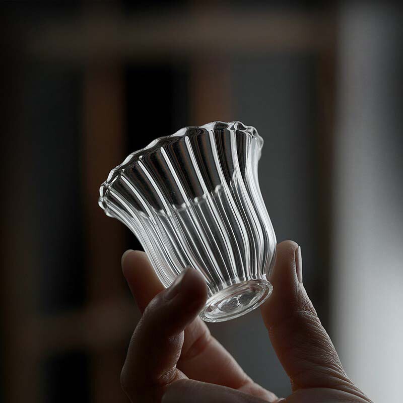 Small glass tea cup Japanese kung fu tea set single Tea Cup handmade household transparent high-looking tea cup Small glass tea cup Japanese kung fu tea set single Tea Cup handmade household transparent high-looking tea cup