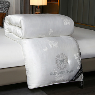 �Q�z�����{���ļ��ě���ɣ�Q�z����z�d���ӱ�о��ĸ������һ����