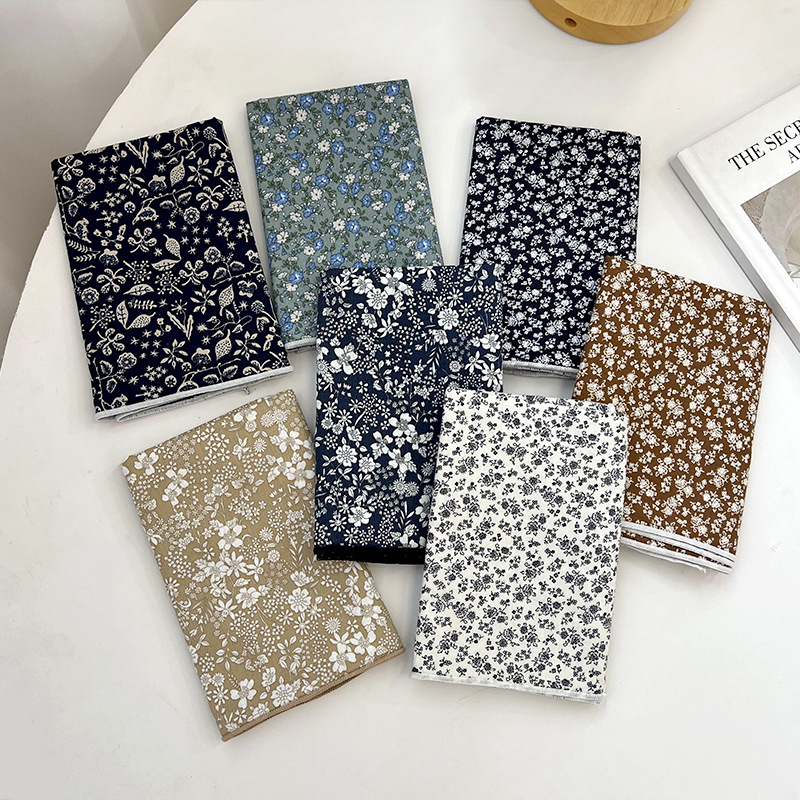 60 bufanda cuadrada pequeña versión coreana de la bufanda de seda pequeña de lunares blancos y negros decorativos de todo fósforo