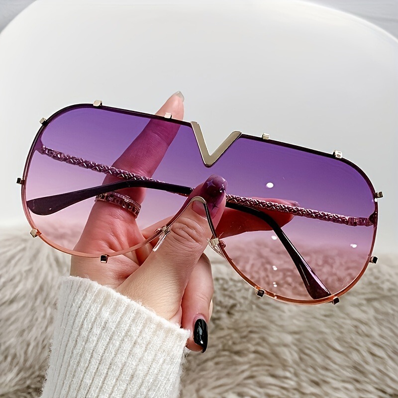 Fashionable Oval Large Frame Glasses Gothic Metal Men's and Women's V-Shaped Mirror Cover Anti-Ultraviolet Metal Frame Fashionable Oval Large Frame Glasses Gothic Metal Men's and Women's V-Shaped Mirror Cover Anti-Ultraviolet Metal Frame