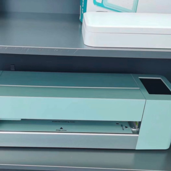 La nueva máquina cortadora de películas totalmente automática e inteligente puede cortar películas de gran tamaño de 13 y 16 pulgadas un número ilimitado de veces y se puede utilizar para operaciones transfronterizas.