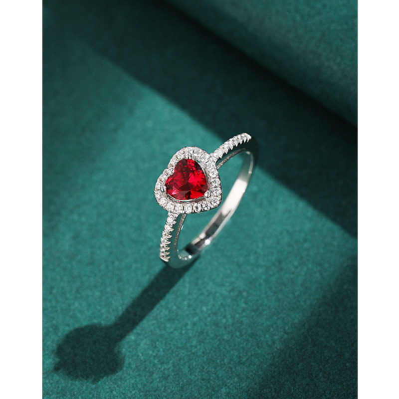 Anillo de circón en forma de corazón de corindón rojo de plata esterlina de las mujeres nicho de lujo ligero personalidad de la moda amor anillo de diamante rojo anillo de diamantes dedo índice