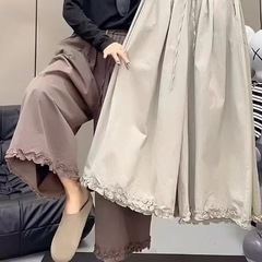 大きいサイズのレースのデザイン感があります。