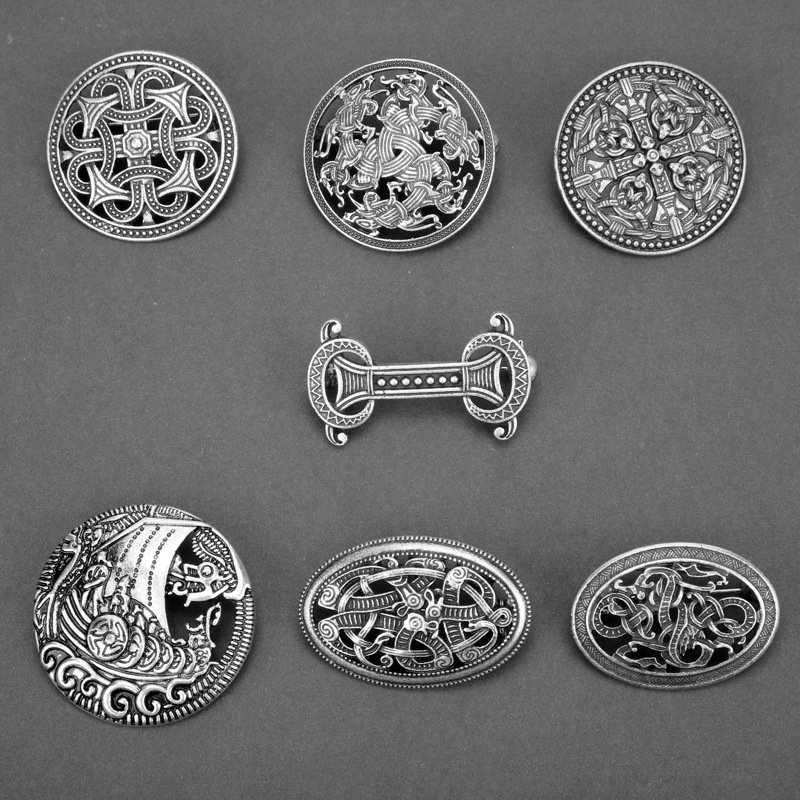 Retro Round Alloy Plating Unisex Brooches display picture 1