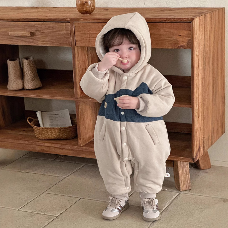 Ropa para niños coreanos, ropa de bebé, ropa de invierno, una pieza, traje de escalada acolchado grueso 0-2 años, mameluco con capucha para bebé 1