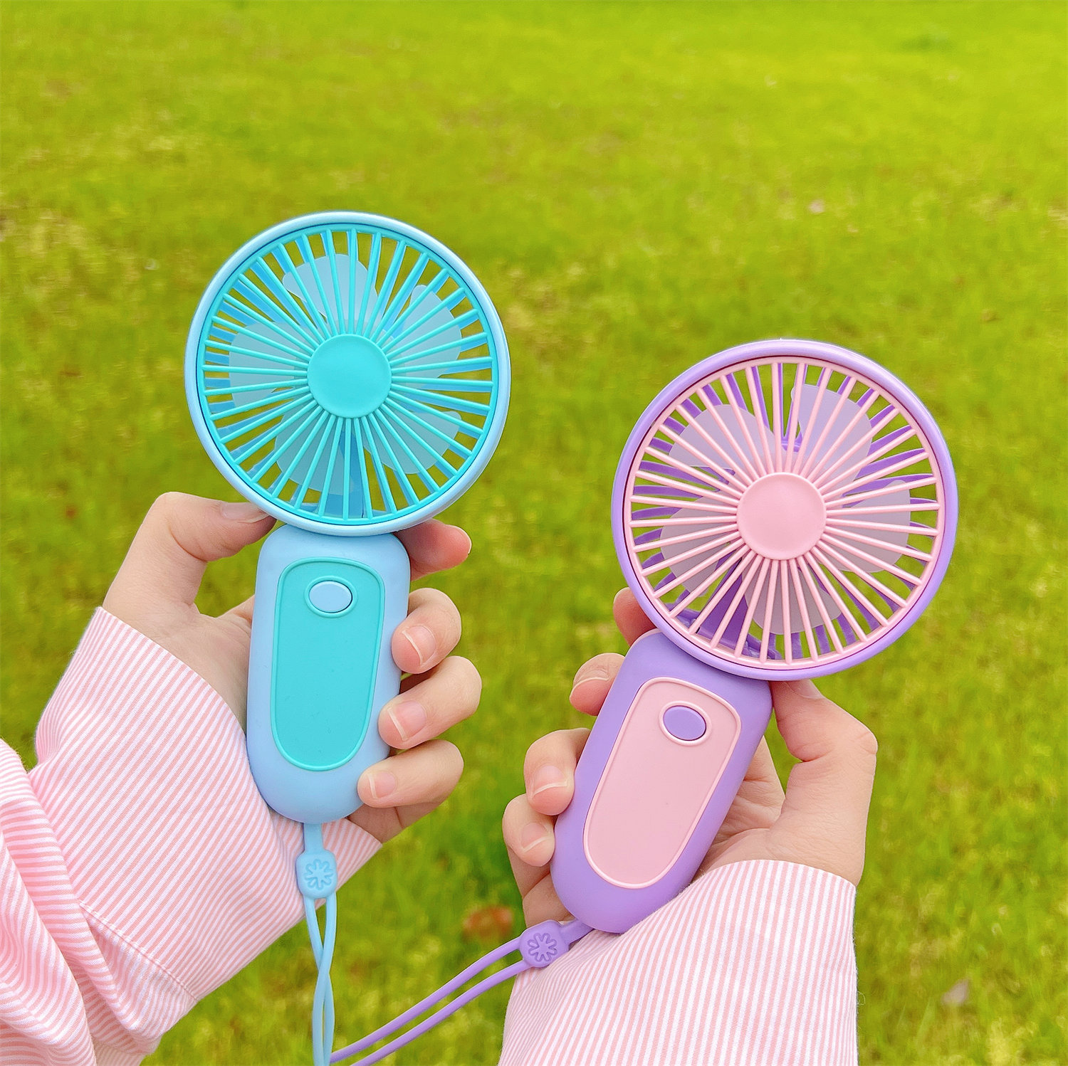 Nuevo Ventilador De Mano Pequeño Portátil De Carga Con Mini Ventilador De Mano Pequeño Ventilador De Mano Con Carga Usb De Regalo Pequeño Ventilador De Mano display picture 5