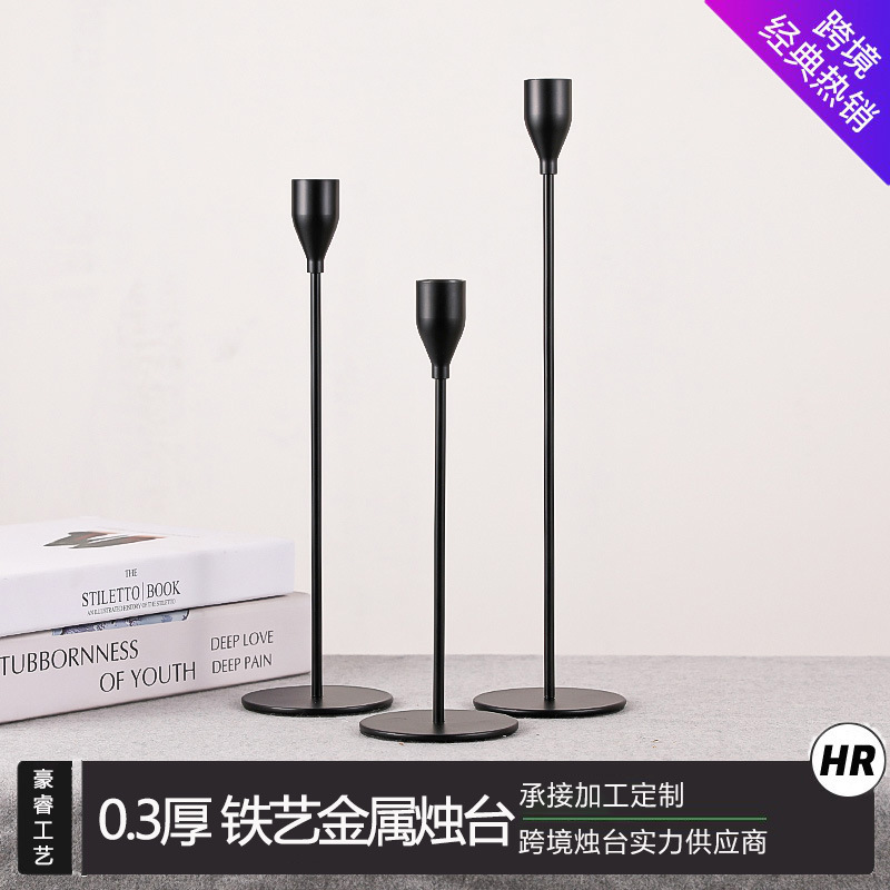アマゾンの国境を越えた金色の鉄製燭台のキャンドルディナーのロマンチックな装飾品の家庭装飾創造工芸品を卸売りする|undefined