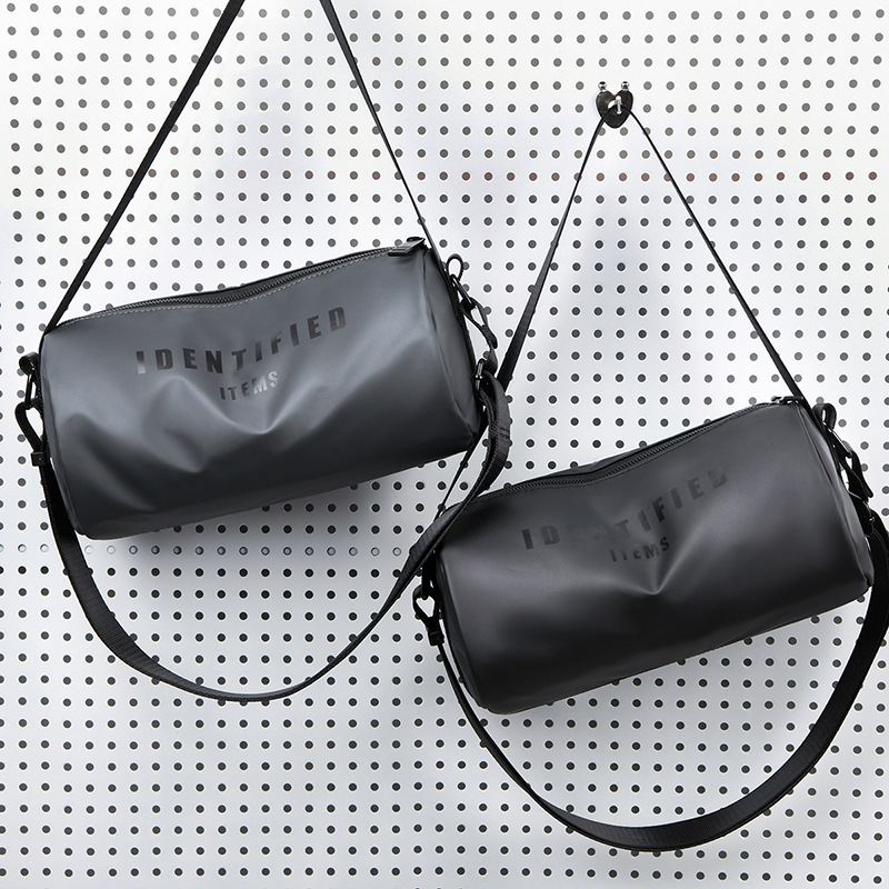 斜挎包男潮流跨境小挎包防水尼龙布男士单肩包圆筒小背包男包批发