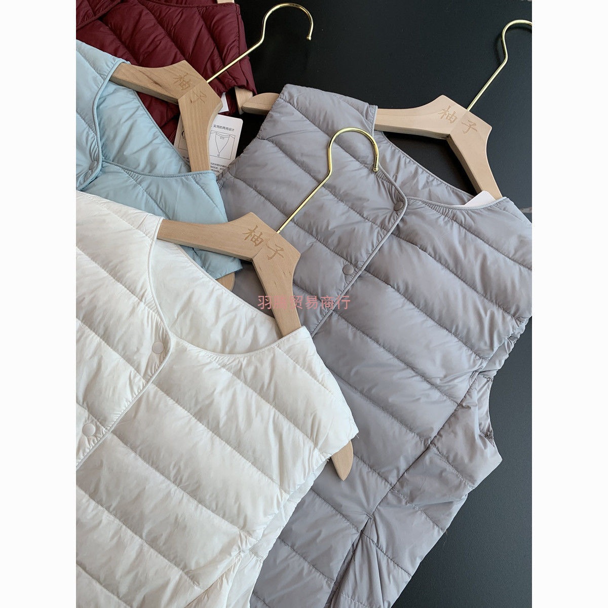 白鸭绒短款马甲秋冬新款圆领轻薄羽绒服女背心保暖大码内胆坎肩