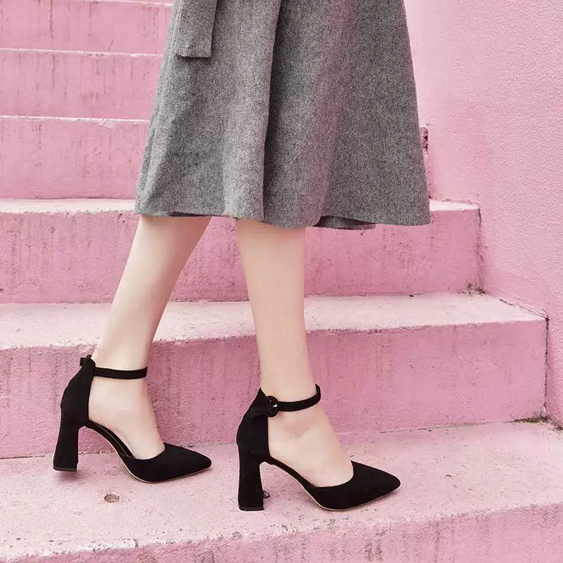 Туфли на высоком каблуке 8 см, толстый каблук, заостренный носок, универсальные замшевые черные профессиональные туфли с полой пряжкой, женские сандалии, модные