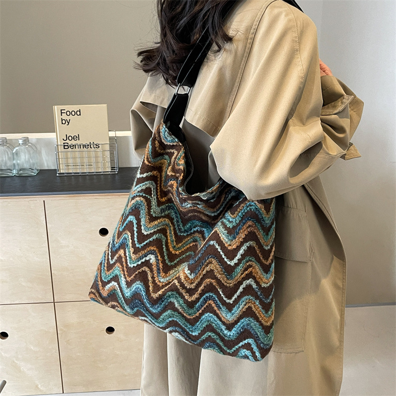 Venta al por mayor transfronteriza 2024 nuevo bandolera de viajero de gran capacidad moda contraste color estudiante clase tote bandolera