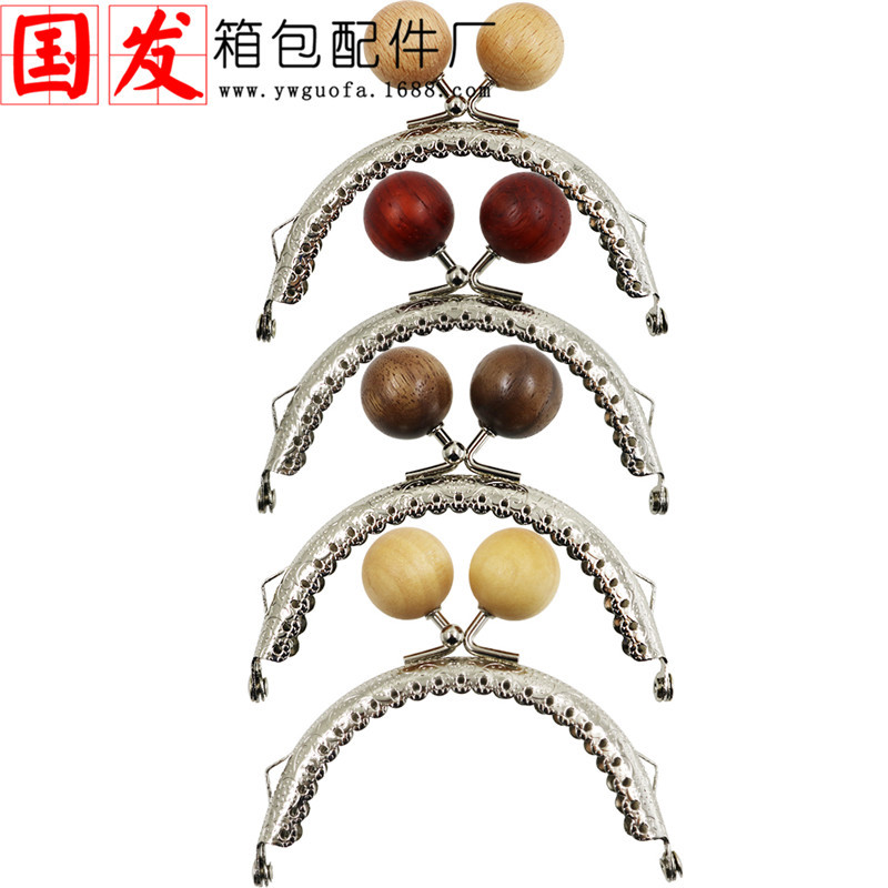 Una sola oreja 8.5CM semicircular encaje en relieve de madera oro 20mm perlas de caramelo japonés 4 cabezas de caramelo opcionales