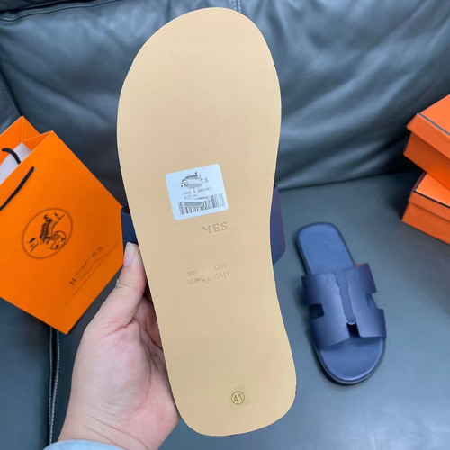 Lightweight and Comfortable Thin-Soled Men's Slippers from High-End H Brand, European and American Fashion, Beach Flat Slippers for Wholesale