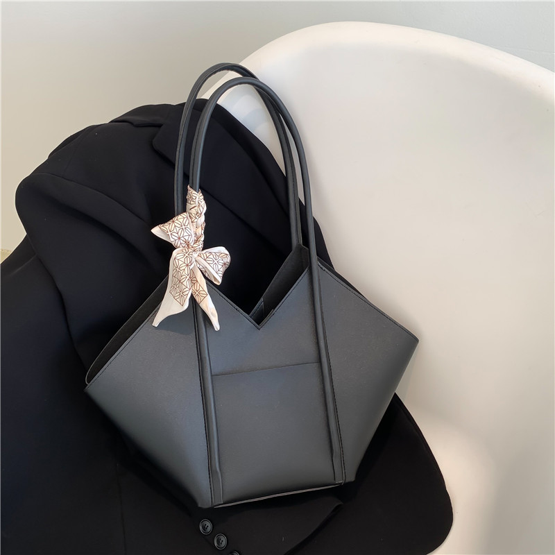 Bolsos para mujer 2025 primavera nuevo bolso de mujer de moda de gran capacidad que viaja con un solo hombro bolso popular Tote bolso bufanda de seda
