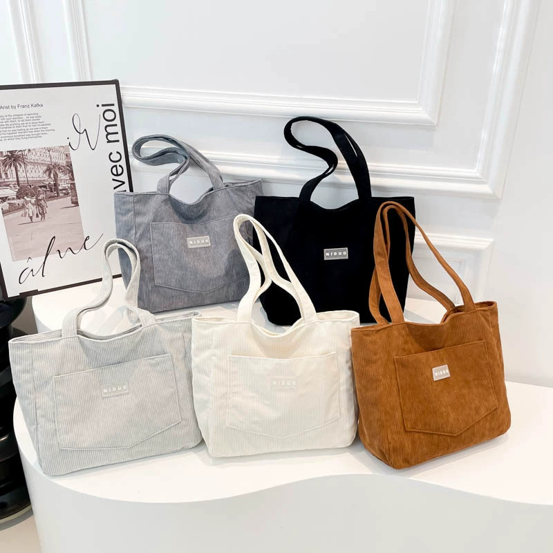 Ретро-лампа, просторная полупрозрачная demi-season sophisticated one-shoulder bag