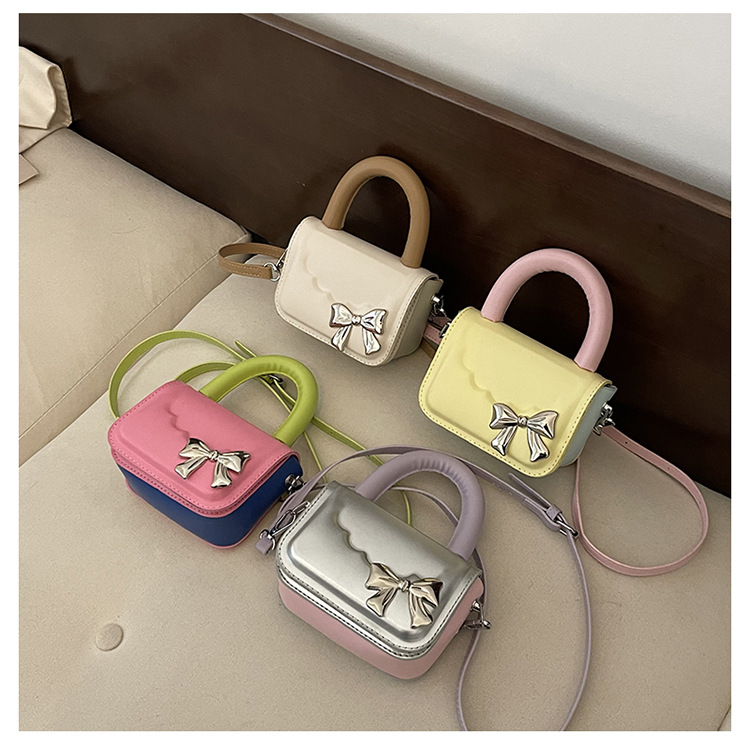 Women's Small Pu Leather Color Block Solid Color Vintage Style Streetwear Bowknot Magnetic Buckle Crossbody Bag display picture 1