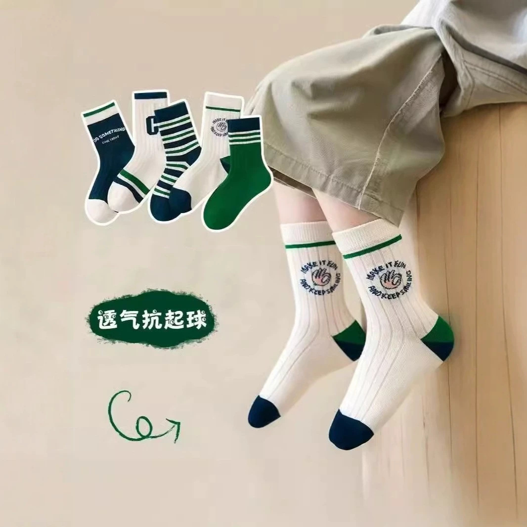 Dropshipping popular Kuromi children's socks, new autumn and winter styles, girls' mid-calf socks, student socks, cute cartoon long socks.