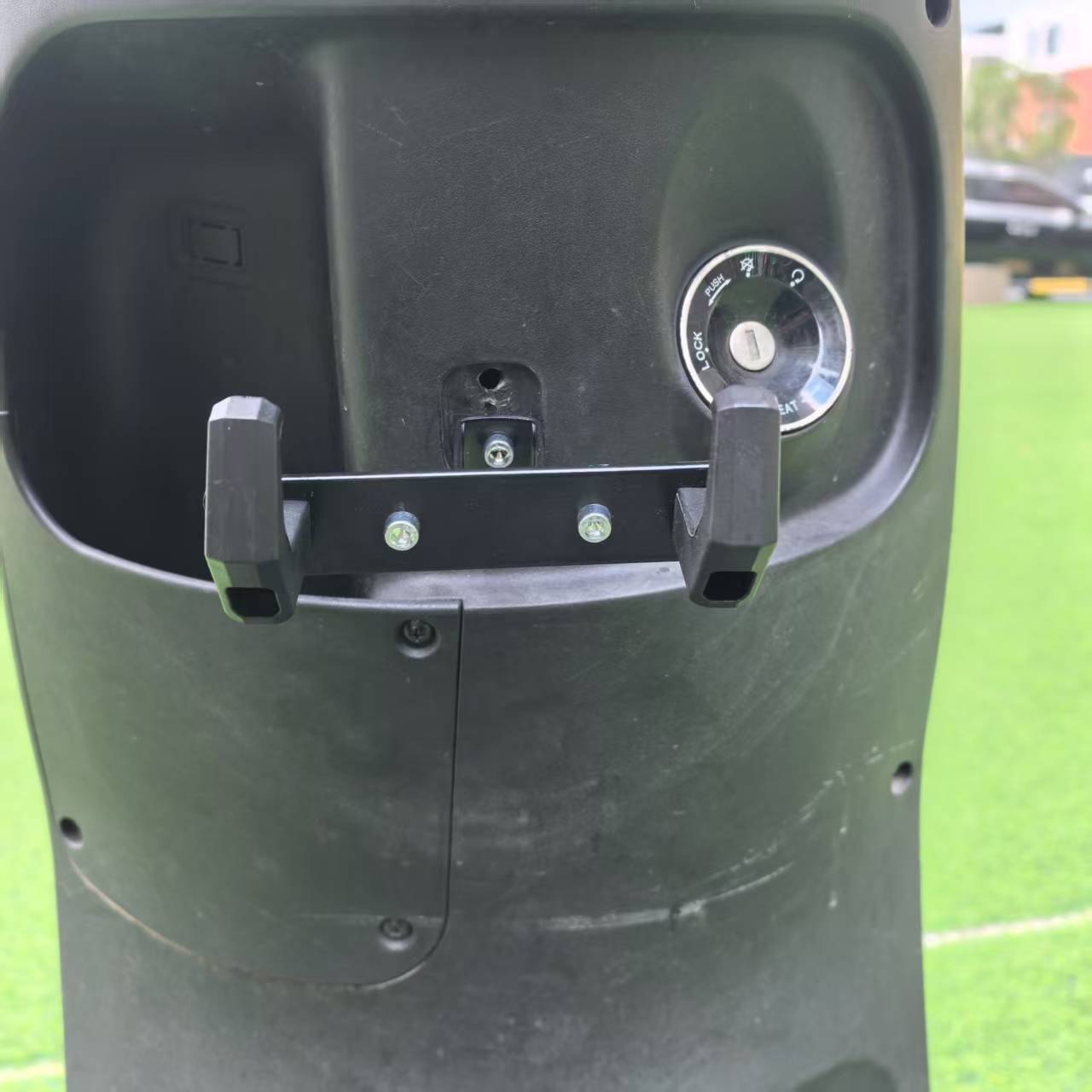 New Electric Vehicle Hook for Delivery Modification, Front-Mounted Extension Hook, Meal Delivery Rack Accessory