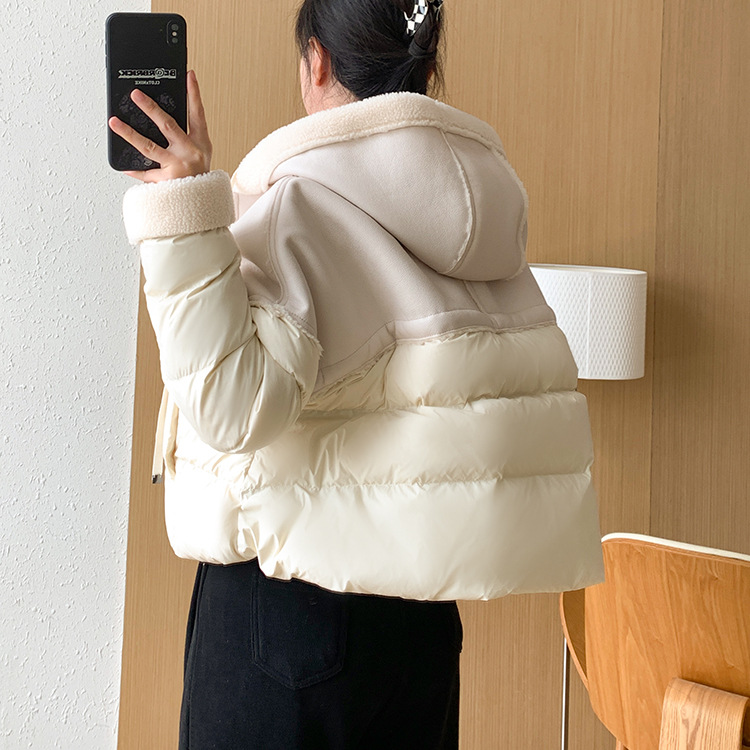 Europees klein donsjack voor dames korte stijl stiksels contrasterende kleur pu leer licht luxe high-end losse trui 2024 nieuwe winter_voghion.com