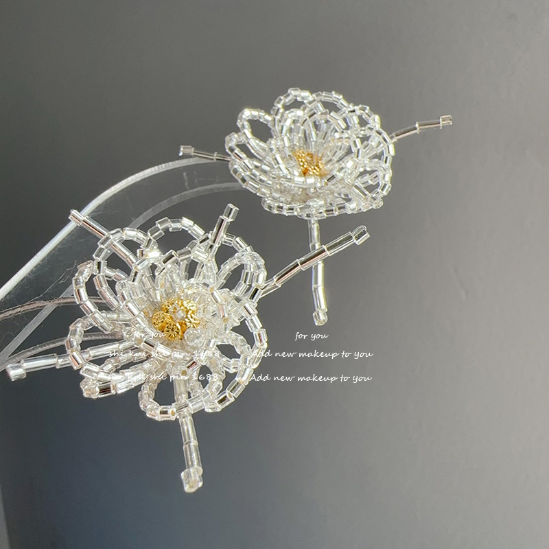 Original Spider Lily Earrings for Women, Silver and Gold, Hollow Fashion Retro Temperament Earrings, High-End Non-Pierced Ear Clips Original Spider Lily Earrings for Women, Silver and Gold, Hollow Fashion Retro Temperament Earrings, High-End Non-Pierced Ear Clips