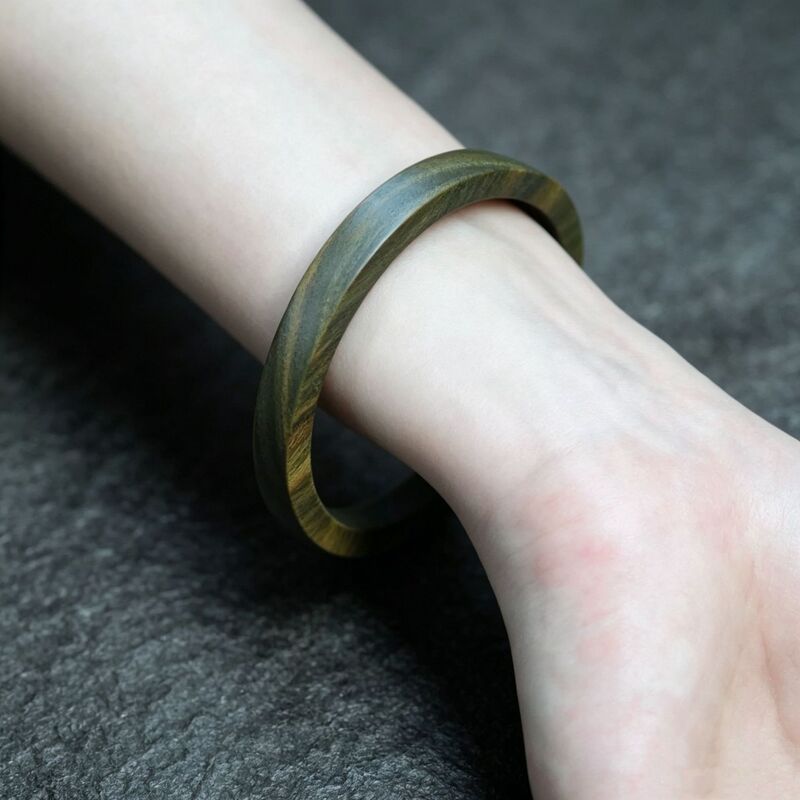 Argentinian Green Sandalwood Square Bracelet, Simple Chinese Style Light Luxury Ornament, Gift for Mom Argentinian Green Sandalwood Square Bracelet, Simple Chinese Style Light Luxury Ornament, Gift for Mom