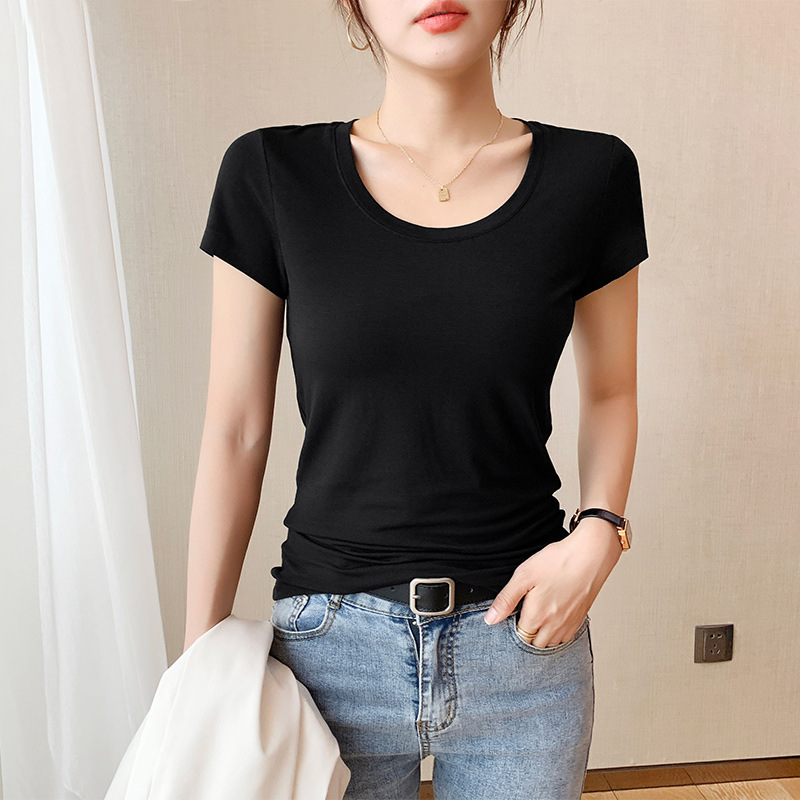 White summer fitted base short sleeve T-shirt with a round collar