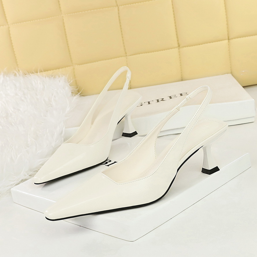 2A02 European And American Style Retro Simple Women's Wine Glass High Heel Shallow Mouth Small Square Toe Hollow Back_vogvips.com