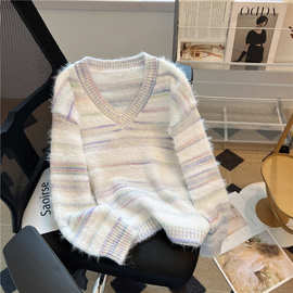 实拍 温柔风软糯v领条纹毛衣女秋冬新款宽松短款仿貂绒针织上衣