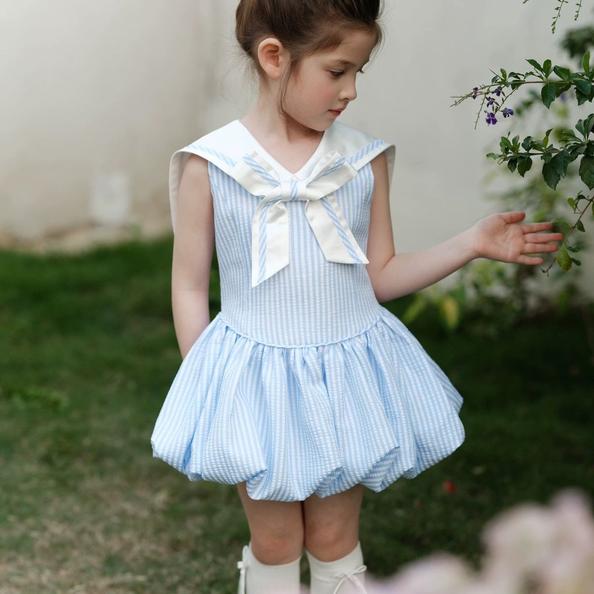 Mädchen Kleid In Dunkelblau Gestreift Elegant Mit Puffärmeln_voghion.com