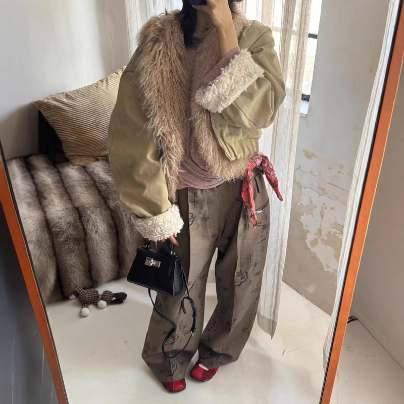 In-Stock 2026 Winter New Style Elegant Genuine Sheep Wool Collar Short Leather Jacket with Fur Lining for Women