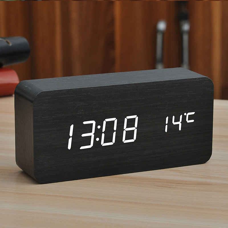 LED creativo reloj despertador de madera al por mayor mudo luminoso noche pantalla digital reloj electrónico control de voz estudiante reloj de alarma dedicado