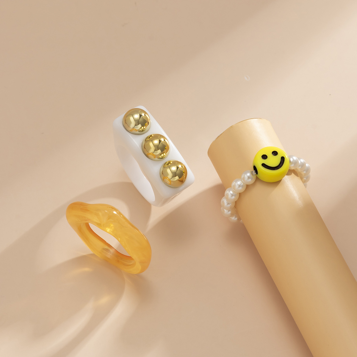 Personalizado geomtrico MultiColor perla sonriente conjunto anillos Europa y Amrica Cruz frontera moda ahuecado anillo Acrlicopicture9