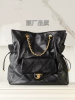 Маленькая сумка с цепочкой в стиле Chanel, комплект: качественная тряпка для полировки, бренд